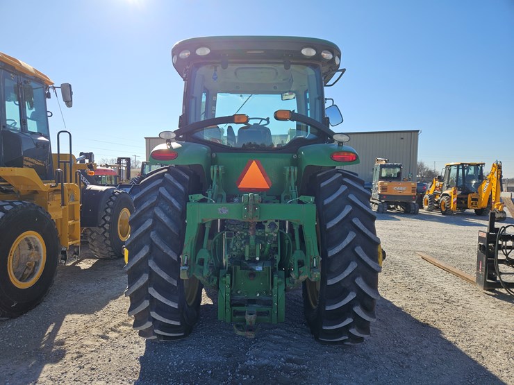 2014-john-deere-7210r-image-11