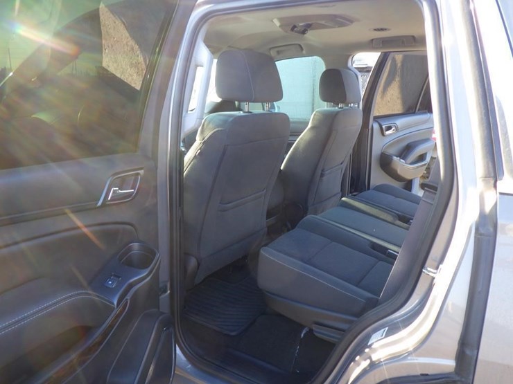 2017-chevrolet-tahoe-image-7