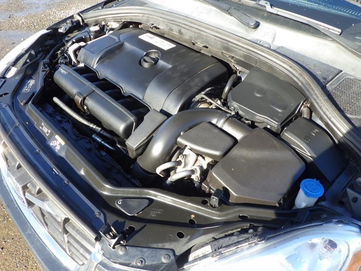 2012-volvo-xc60-image-10