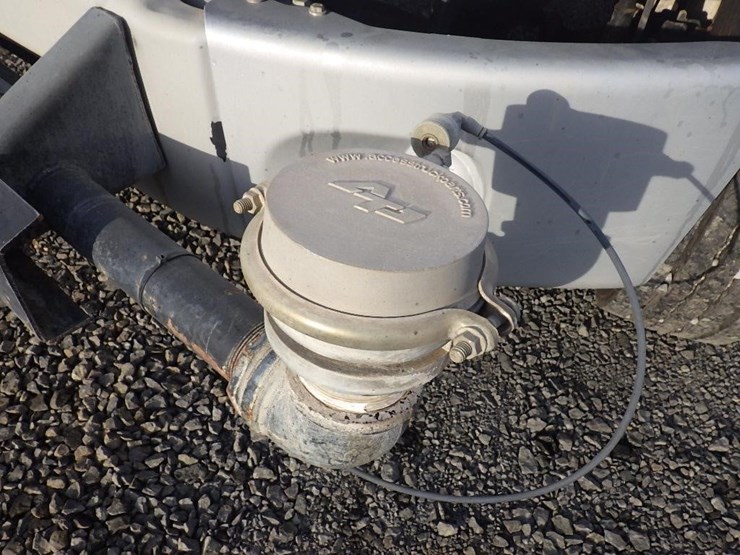 2017-freightliner-m2-s/a-water-truck-image-11