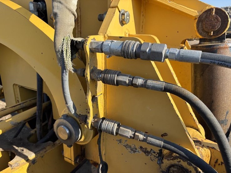 2008-deere-772d-image-20