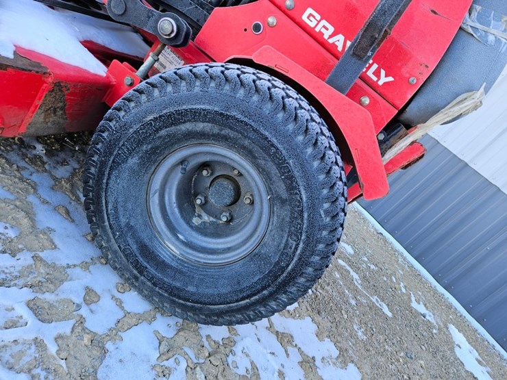 #161-•-gravely-pro-stance-60-stand-up-zero-turn-mower-image-23