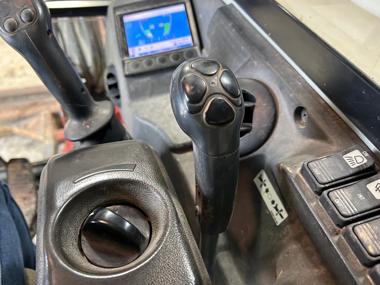 2018-takeuchi-tb235-2-image-23