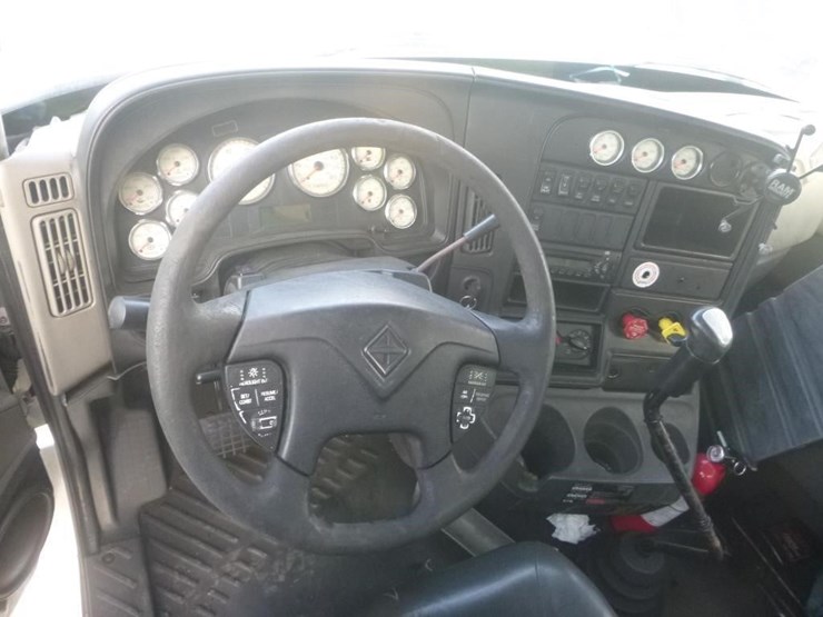 2012-international-prostar-image-15