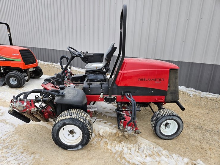 #156-•-toro-reel-master-5210f-fairway-mower-image-2