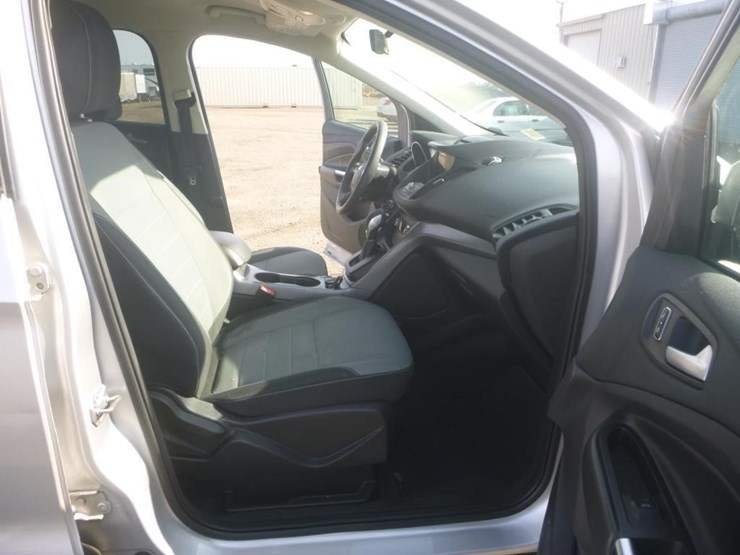 2016-ford-escape-image-8