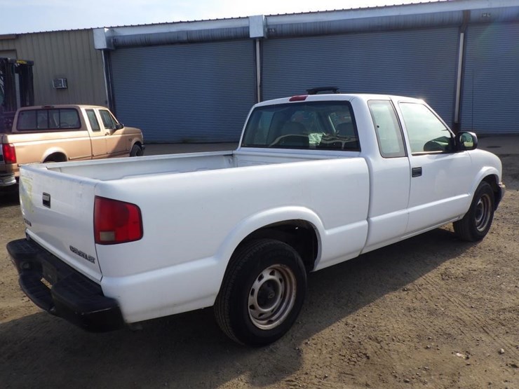 2003-chevrolet-s10-image-3