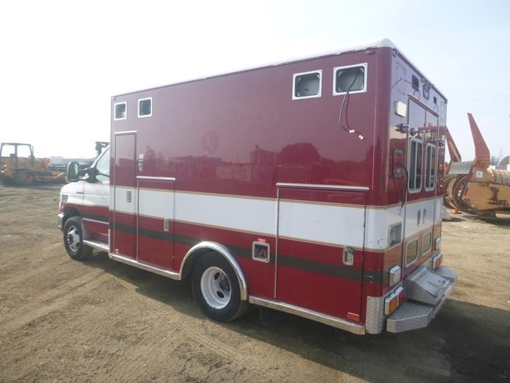 2017-ford-e350-image-4