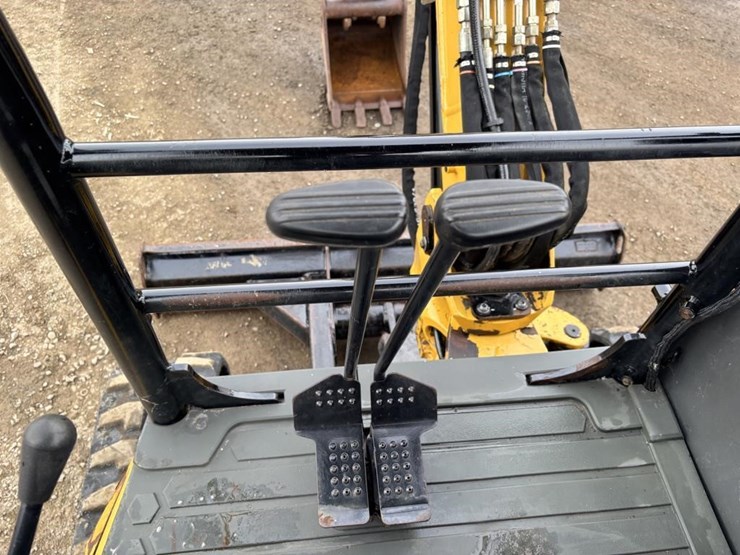 2018-caterpillar-303-image-28