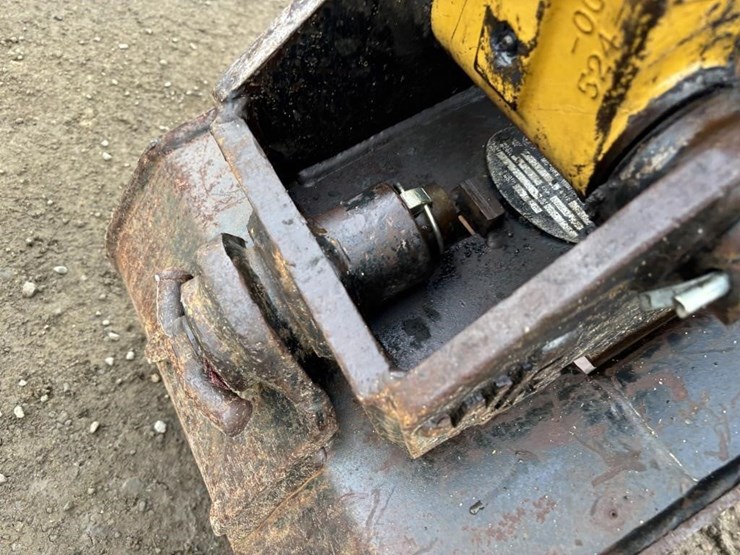 2018-caterpillar-303-image-13