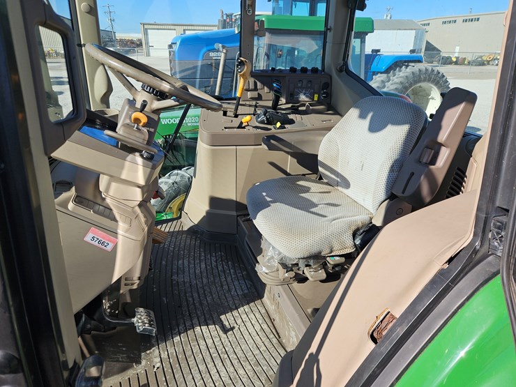 2019-john-deere-6120m-image-6