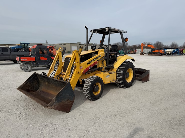 new-holland-u80-image-1