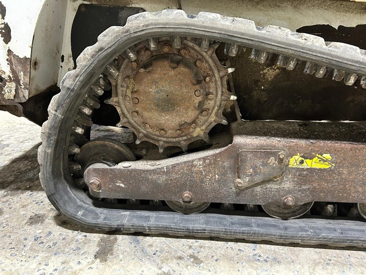 2016-bobcat-t450-image-13