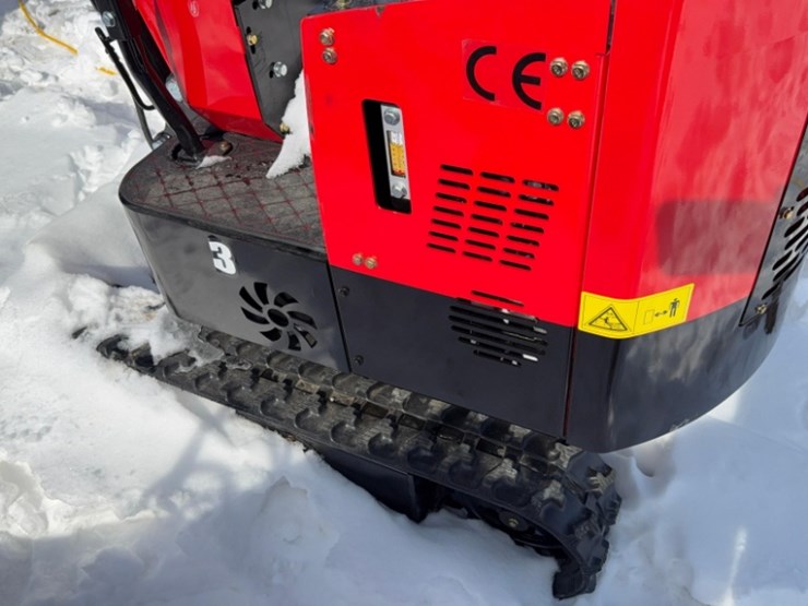 new-unused-2025-miva-model-13-mini-excavator,-13.5hp-gas-engine,-pilot-controls,-16"-bucket,-blade-image-9