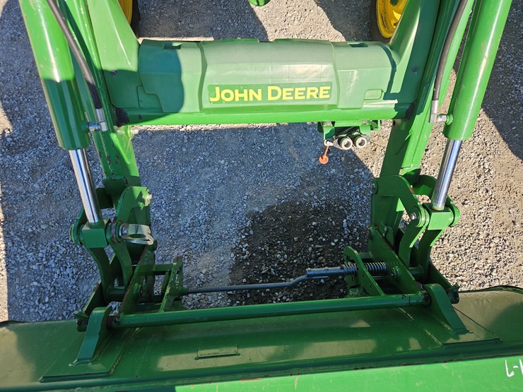 2018-john-deere-5075e-image-5