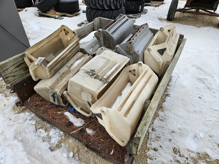 #131-•-pallet-grass-catch-boxes-image-1