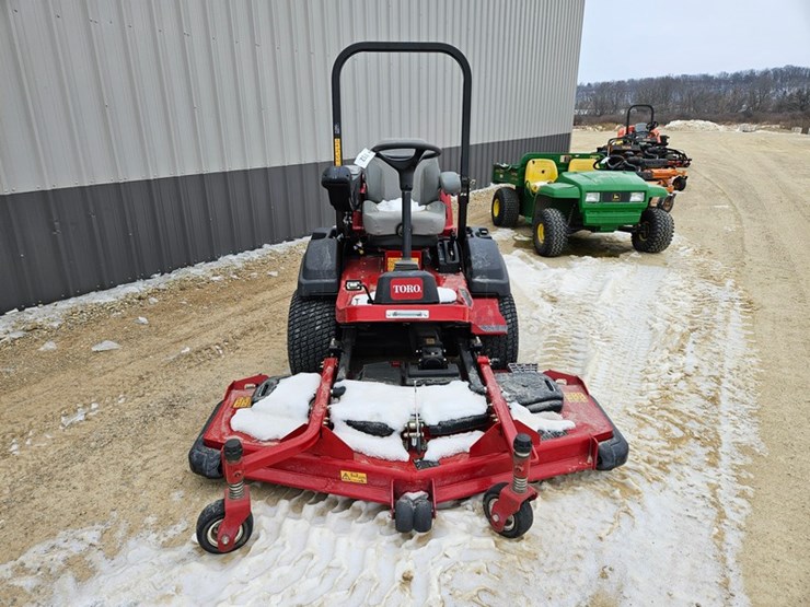 #152-•-toro-grounds-master-3300-4x4-front-mount-mower-image-8