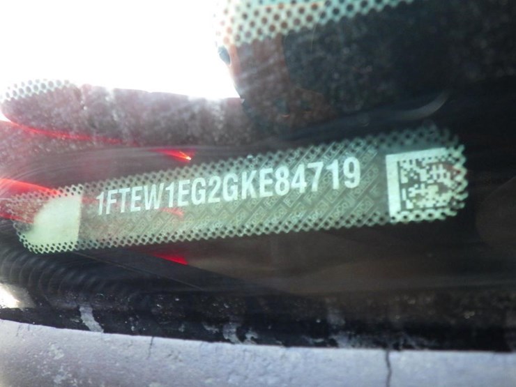 2016-ford-f150-image-15