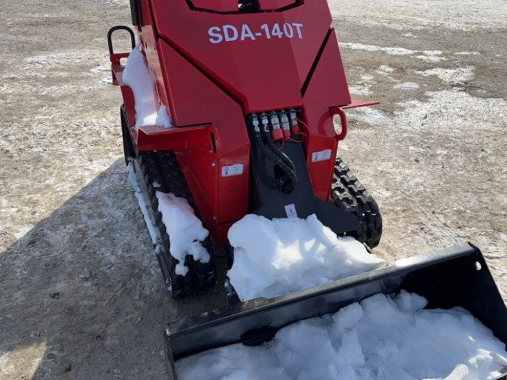 unused-2026-agt-model-sda140t-compact-track-loader,-15-hp-gas-engine,-sn#-sda140t25l1128947-image-9