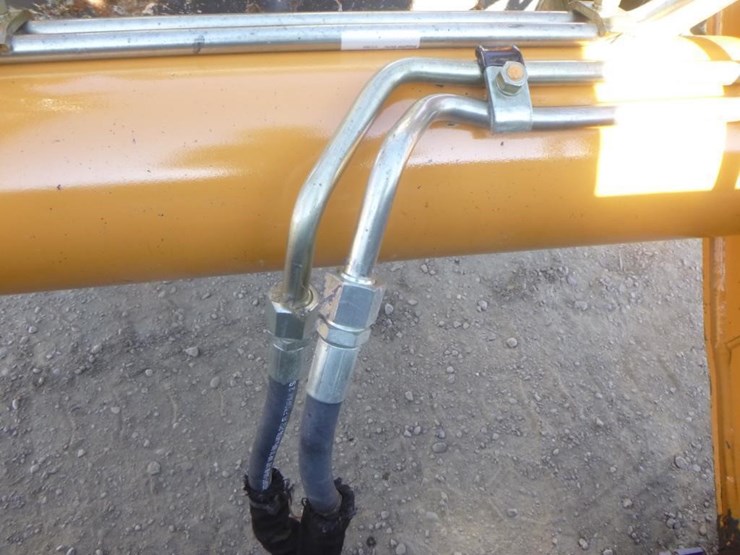 2018-case-580sn-image-14