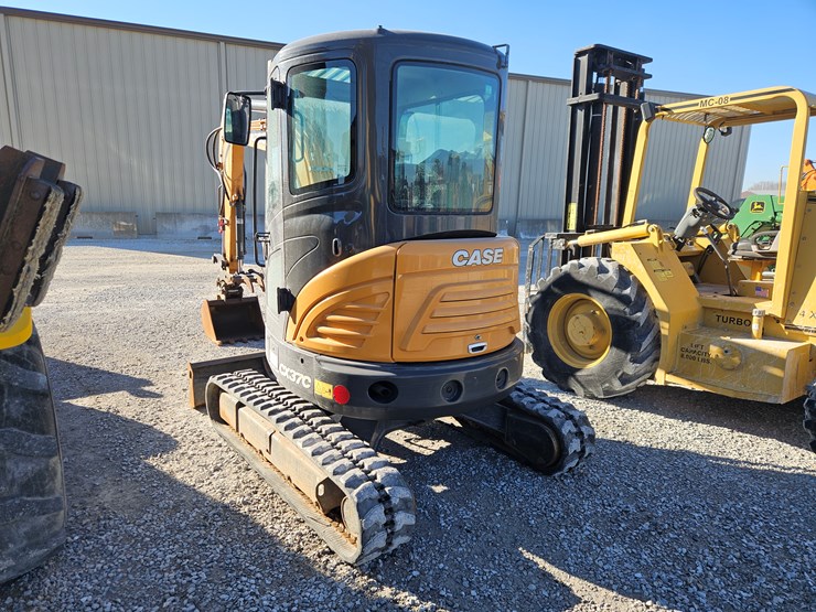 2019-case-cx37c-image-15
