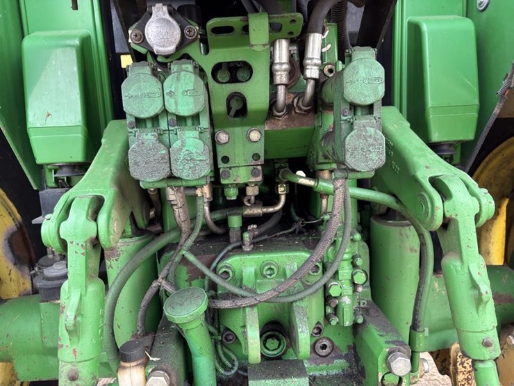 2003-john-deere-7220-image-11