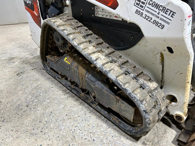 2020-bobcat-t64-image-12