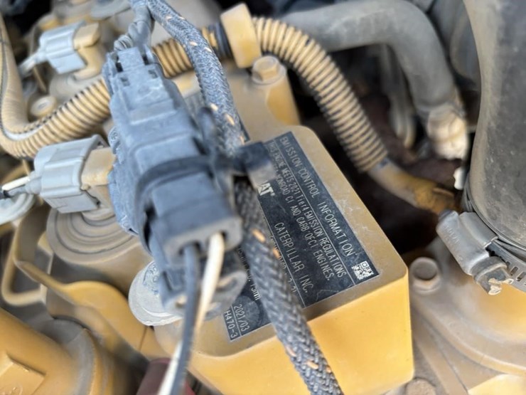 2021-caterpillar-259d3-image-41