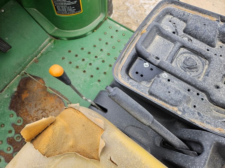 john-deere-tx-4x2-image-11