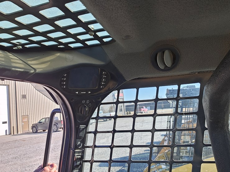 2015-bobcat-s770-image-11