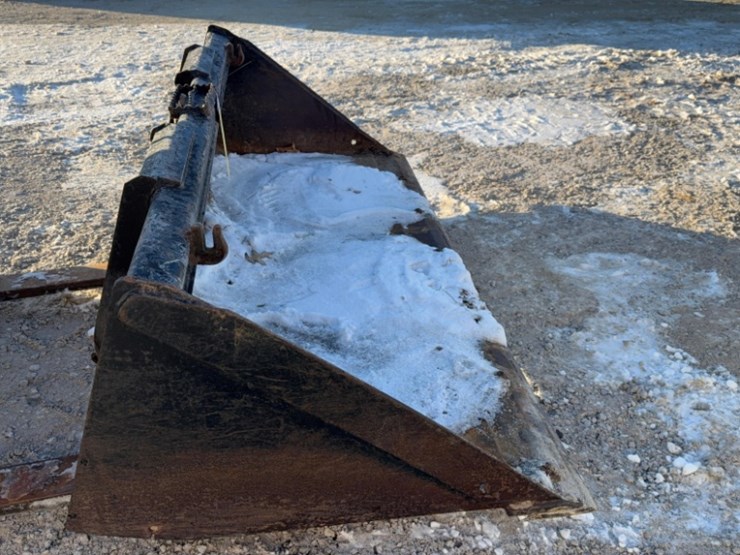 6'-skid-loader-bucket-image-4