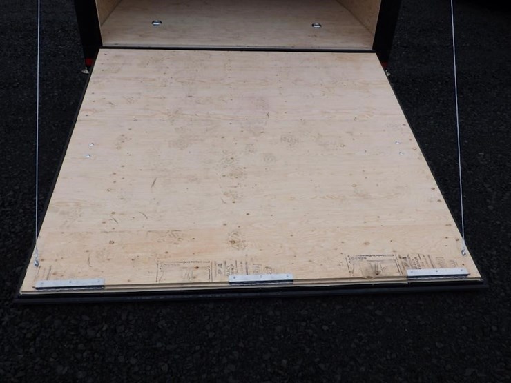 2026-royal-larct52-826v-86-t/a-enclosed-trailer-image-6