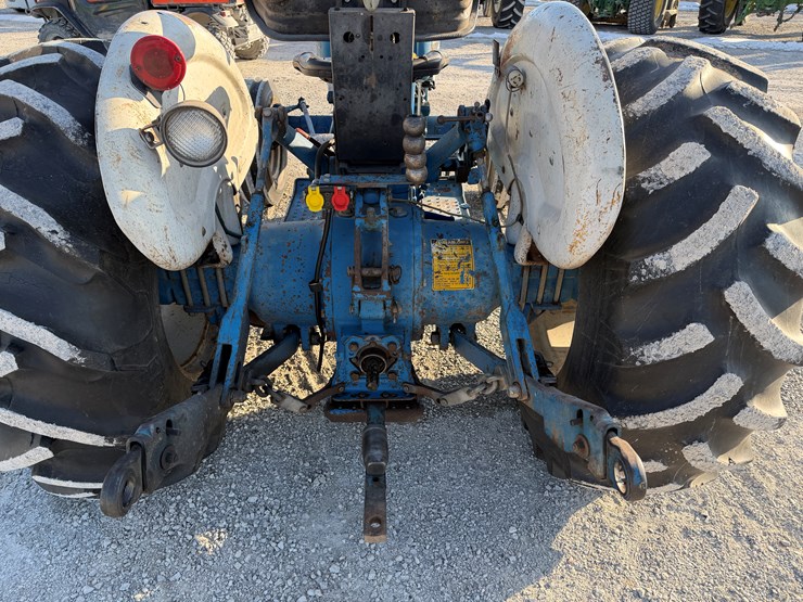 1984-ford-4610-image-12