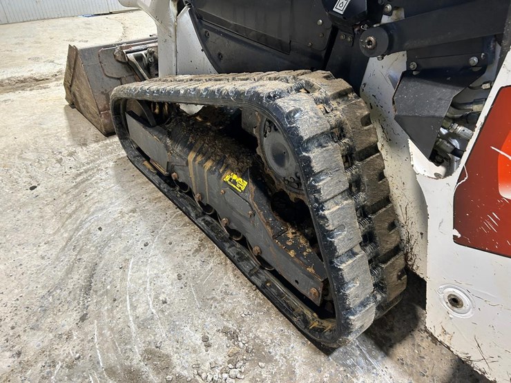 2020-bobcat-t64-image-16