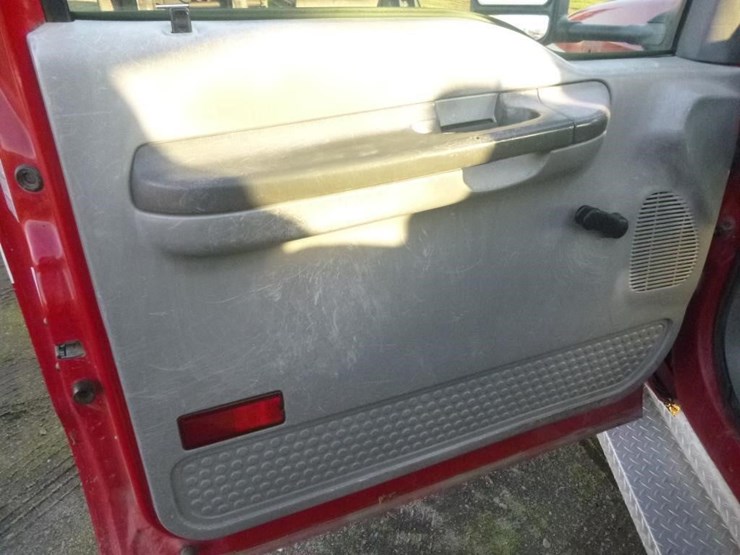 2003-ford-f550-image-14