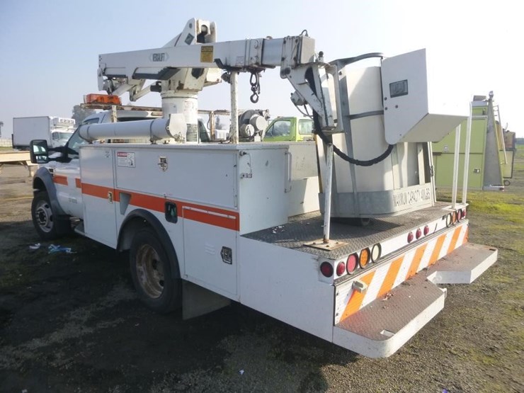 2010-ford-f550-image-4