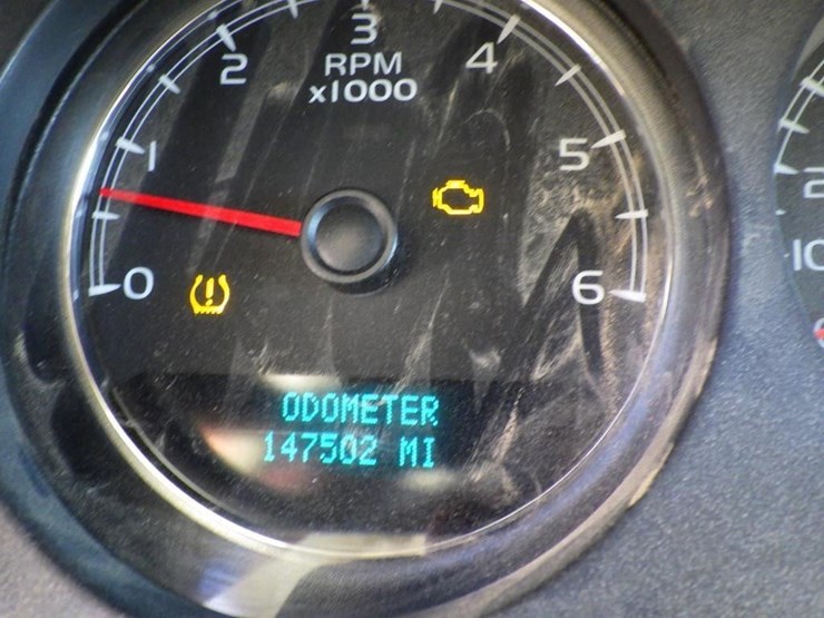 2007-chevrolet-suburban-image-14