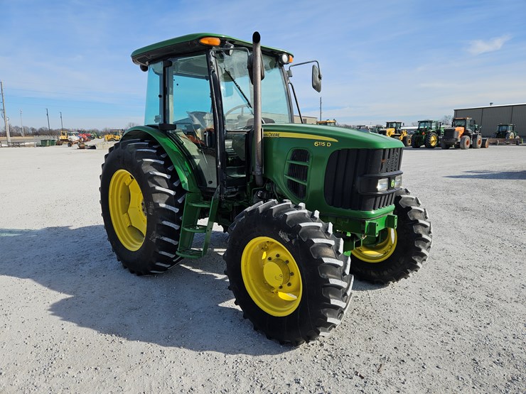 2011-john-deere-6115d-image-21
