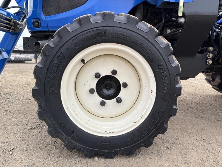 2017-new-holland-workmaster-40-image-22