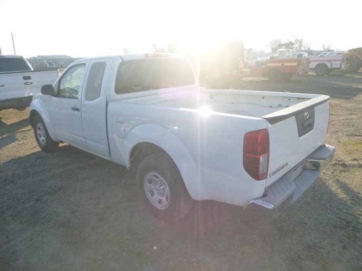 2016-nissan-frontier-image-4