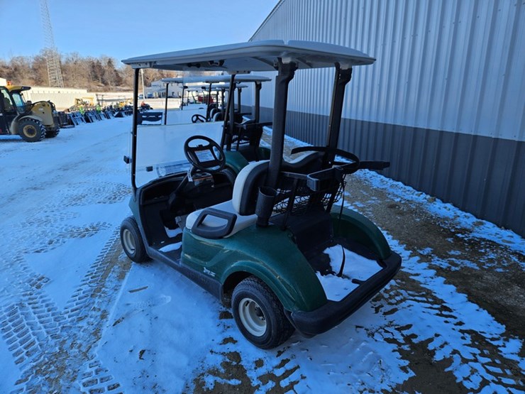 #170-•-yamaha-gas-golf-cart-image-3