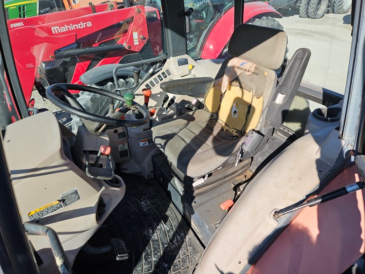 2010-kubota-m7040-image-11