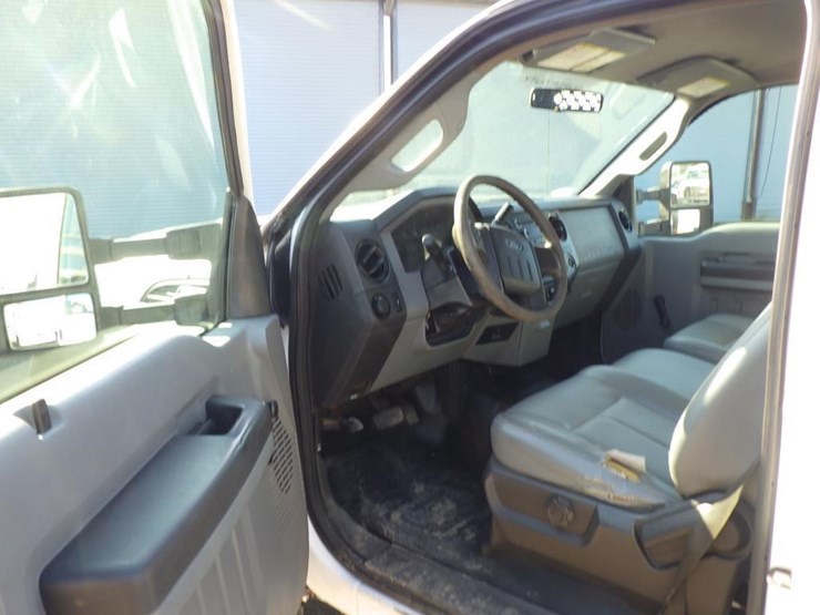 2012-ford-f550-image-5