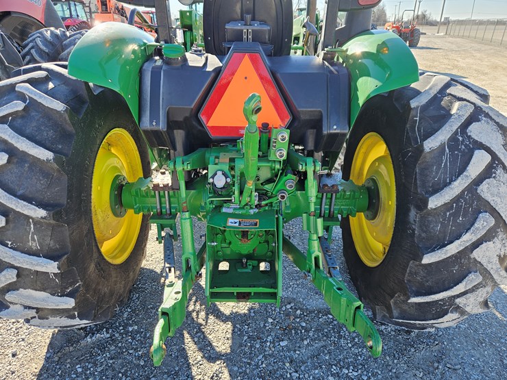 2018-john-deere-5075e-image-12