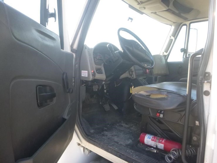 2012-international-durastar-4300-image-12