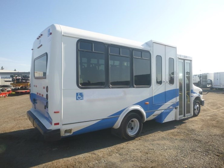 2014-ford-e450-image-3