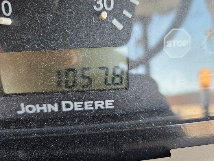 2011-john-deere-6115d-image-11