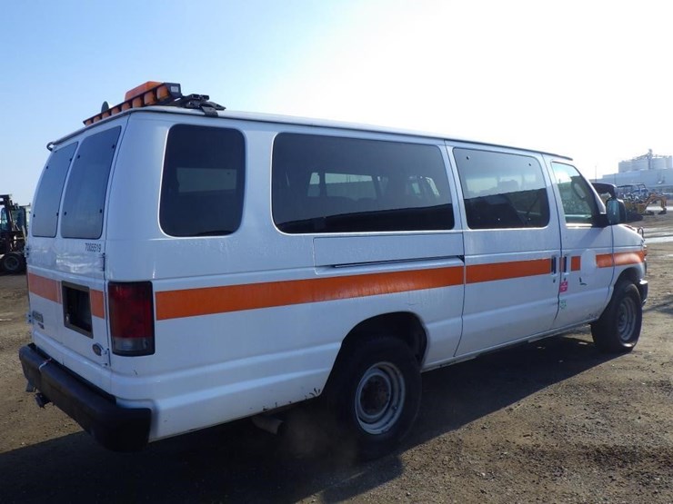 2008-ford-econoline-350-image-3