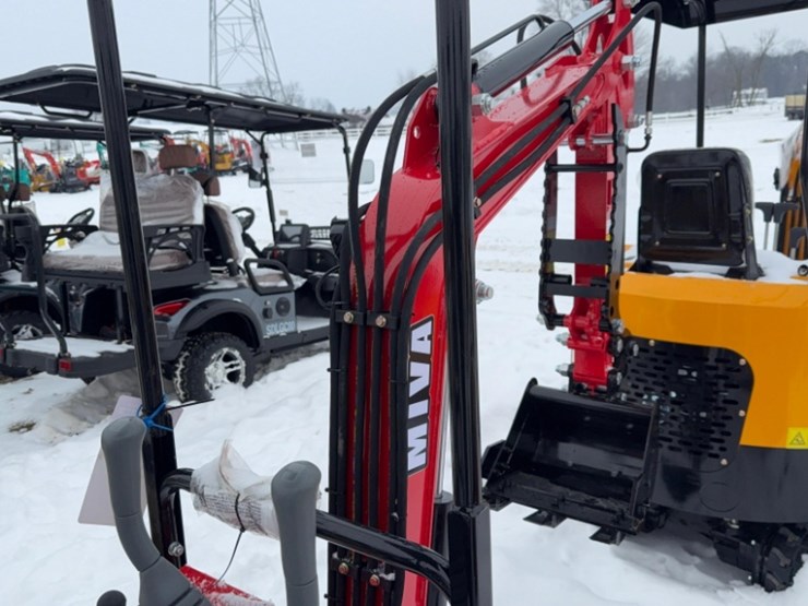 unused-2025-miva-model-13-mini-excavator,-13.5hp-gas-engine,-thumb,-blade,-aux.-hyd.--sn#-13j251271-image-14