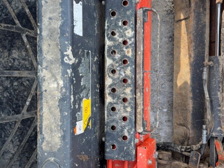 kubota-large-skid-steer-model-3vl95-25,-2464-hrs.,-works,-forks+bucket-image-26